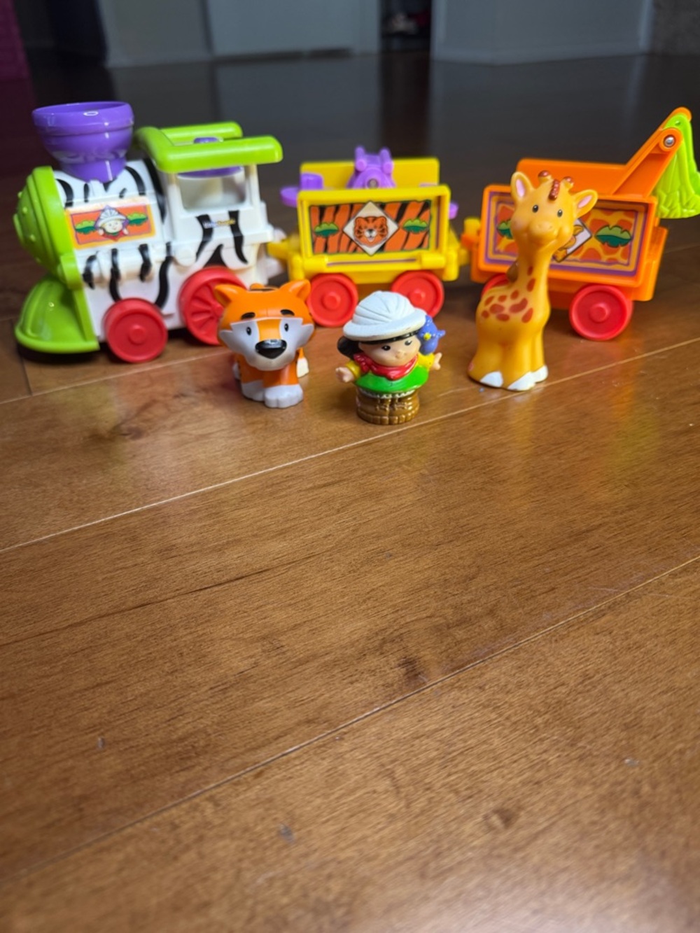 VINTAGE 2007 COMPLETE SET: Fisher-Price Little People Musical Zoo Train (M0532)